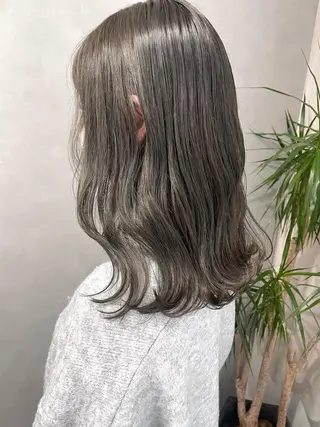 ミディアム レイヤーカット/透明 感カラー🩵中村友美のヘアスタイル
