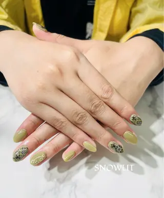 ネイル SNOW LITのネイルデザイン