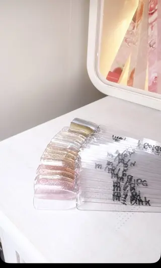 ネイル Ravie nail Nのネイルデザイン