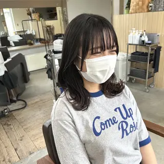 ミディアム 綿貫 美雪のヘアスタイル