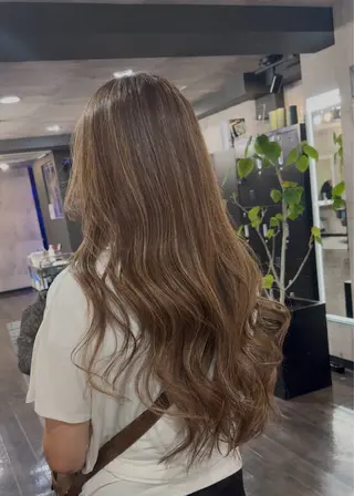 ロング レイヤーカット特化 💜SARIのヘアスタイル