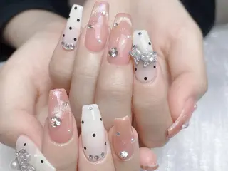 ネイル Elegant beautyルイのネイルデザイン