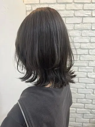 ミディアム CHIC 岩下真衣のヘアスタイル