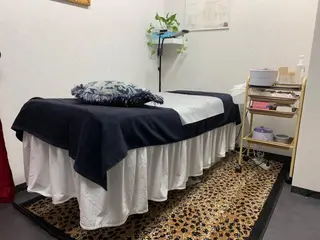 メンズ LUXY銀座店 メンズ脱毛&フェイスの眉毛・アイブロウイメージ