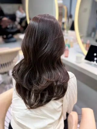 セミロング カラー shion 透明感カラーのヘアスタイル