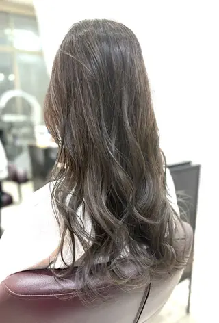 ロング カラー 中村 よしひでのヘアスタイル