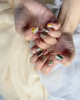 ネイル 𝐠𝐨𝐫𝐢 𝐧𝐚𝐢𝐥のネイルデザイン