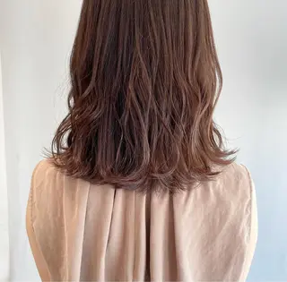 ミディアム カラー 山口 莉奈のヘアスタイル