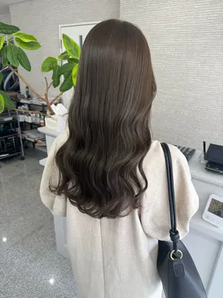 ロング カラー 志賀 美沙のヘアスタイル
