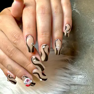 セミロング Lily. ゆきみのネイルデザイン