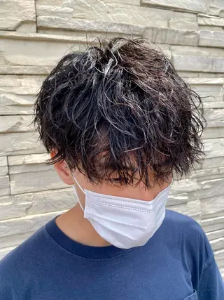 ショート パーマ メンズ 塩谷黎✨イルミナ カラーメンズパーマ✨のヘアスタイル