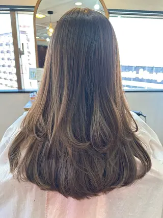 ロング カラー 大人可愛いレイヤー 大田のヘアスタイル