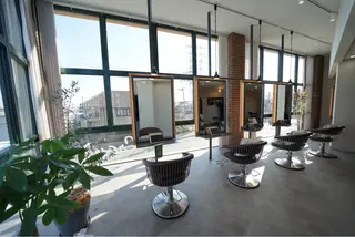 ミディアム ブリーチなしWカラー /酸性ストレート河本のヘアスタイル