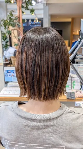 ミディアム 【女性限定】 しおりのヘアスタイル