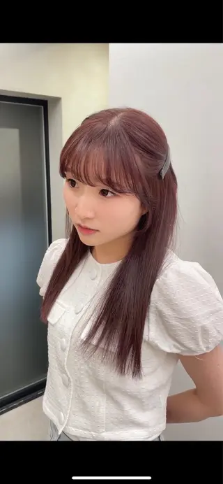 セミロング 盛れる透明感カラー・ momokaのヘアスタイル
