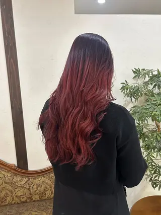 ロング カラー 赤星 さえのヘアスタイル