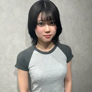 ミディアム カラー shiho .のヘアスタイル