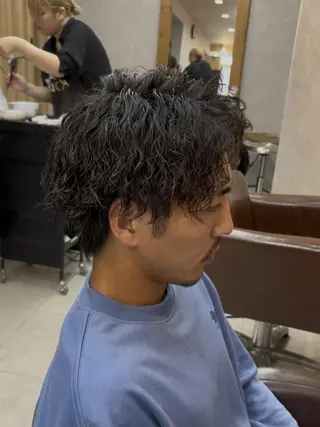 ショート メンズ ブリーチカラー🌈 嘉名 真樹のヘアスタイル