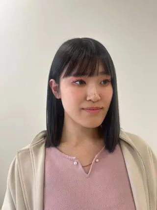 ミディアム ツヤ感／似合わせ カラー🌿yuiのヘアスタイル