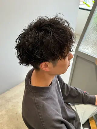 パーマ メンズ 保坂 瞭のヘアスタイル