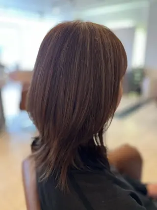 ミディアム Cuthie 泉川のヘアスタイル