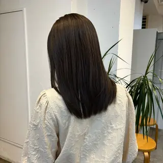 セミロング カラー mina / 透明感ベージュカラーのヘアスタイル