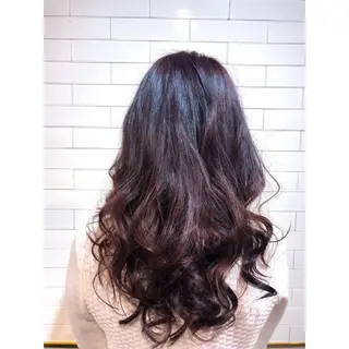 ロング EIGHT plum TOKIOリミテッドのヘアスタイル