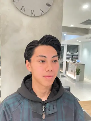 ショート ヘアアレンジ メンズ 艶髪✨寒色カラー✨ 翁長孝輔のヘアスタイル