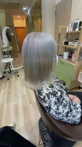 ミディアム カラー 🌈派手髪ハイトーン 🌈鈴木亮太🌈のヘアスタイル