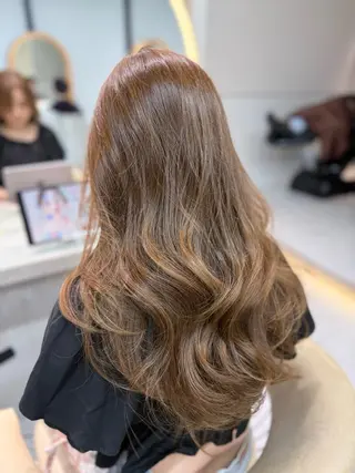 ロング カラー shion 透明感カラーのヘアスタイル