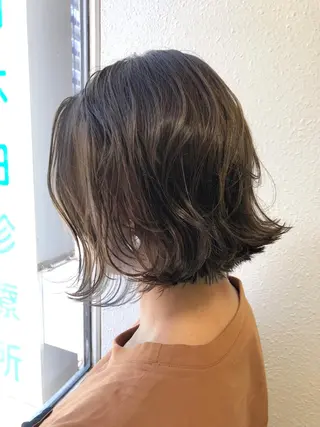 ミディアム カラー ヘアアレンジ クボキ サヤのヘアスタイル