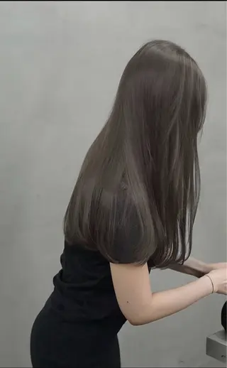 セミロング カラー 吉武 茂暉のヘアスタイル