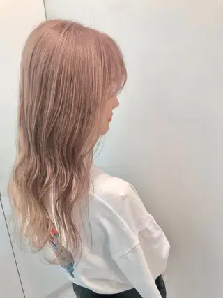 ロング カラー 🩵ハイトーン 美咲🩵のヘアスタイル