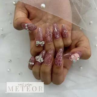 ネイル METEOR💫 staffのネイルデザイン