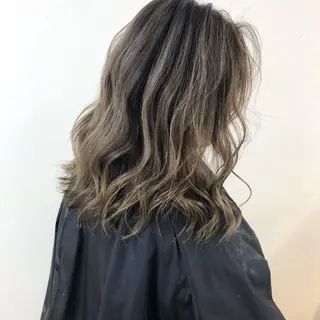 セミロング カラー タナカ タクヤのヘアスタイル