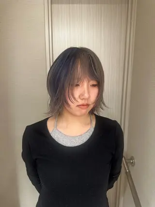ミディアム カラー ヘアアレンジ タイトボブ個性派カラ ーAKANEのヘアスタイル