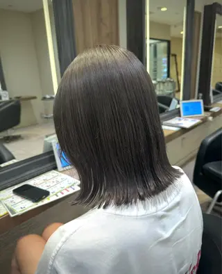 ミディアム カラー さら艶レイヤーカット 🩶Suzuneのヘアスタイル