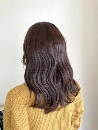 カラー 井上 歩美のヘアスタイル