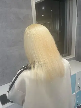 セミロング ♡似合わせハイトーン ♡maiのヘアスタイル