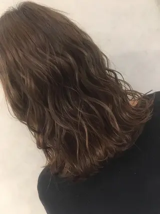 ミディアム カラー ︎︎🧸 ユリ ︎︎🧸のヘアスタイル
