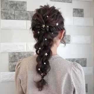セミロング ヘアアレンジ これた🧸ヘアメ職人 ♡髪質改善♡カラーのヘアスタイル