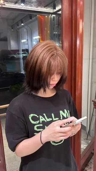 ショート カラー 閼伽井 誇和のヘアスタイル