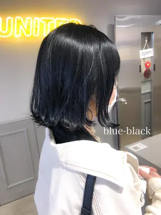 ミディアム カラー ハイトーン×レイヤー カットTAKUMIのヘアスタイル