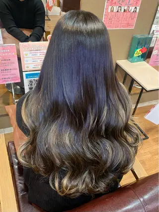 ロング スタイリスト 佑梨のヘアスタイル