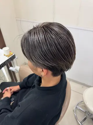 カラー メンズ メンズ特化シャドウパ ーマラウンドマッシュのヘアスタイル