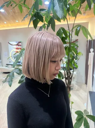 ショート カラー 艶髪/ハイトーン ️🫧rino🫧のヘアスタイル