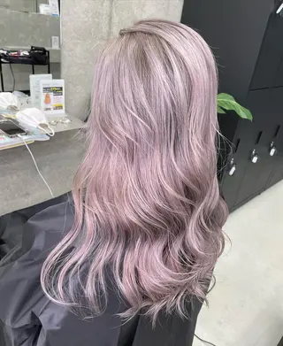 ロング カラー 岡留 愛美のヘアスタイル