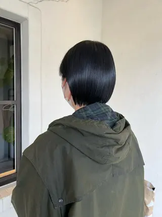 ショート カラー 松田 詩奈のヘアスタイル