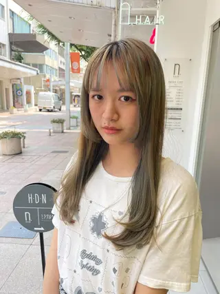 ロング カラー パーマ ヘアアレンジ 山下 とよかのヘアスタイル