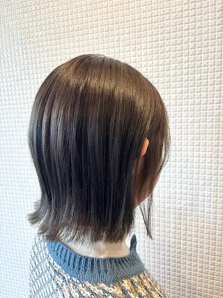 ミディアム カラー 榧木 萌香のヘアスタイル